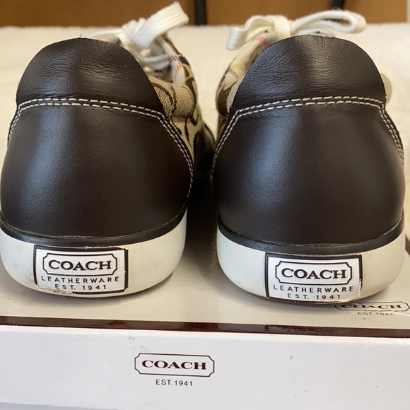 Coach - Picture 3 of 9